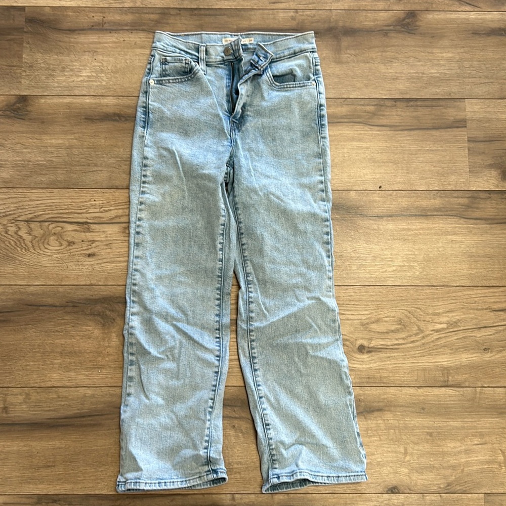 Levi’s jeans cropped flare.